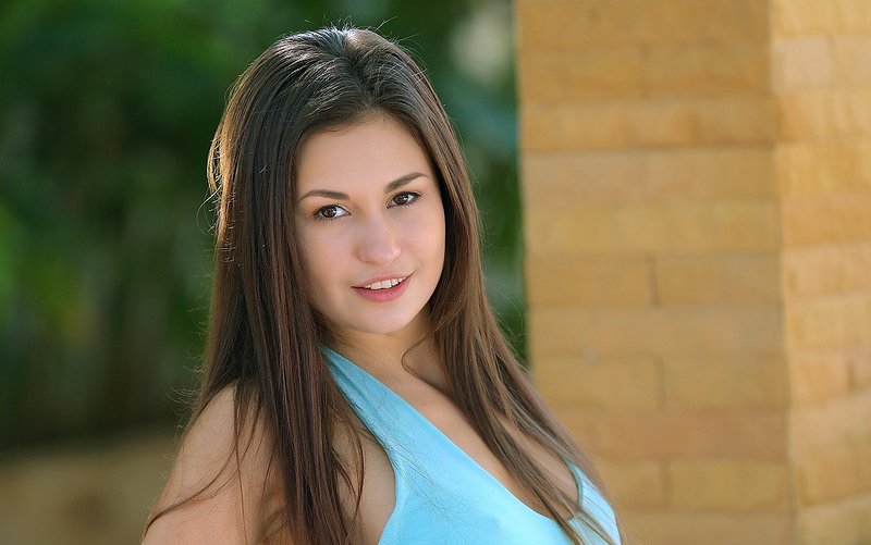 Юлиана, 18